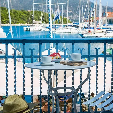 Sea Front Fiscardo * فيسكاردو